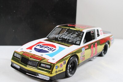 DARRELL WALTRIP 1983 AUTOGRAPHED COLOR CHROME #11 PEPSI CHALLENGER