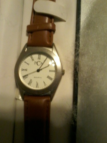 Quartz wrist watch stainless steal.(Pre-Owned). - Picture 2 of 5