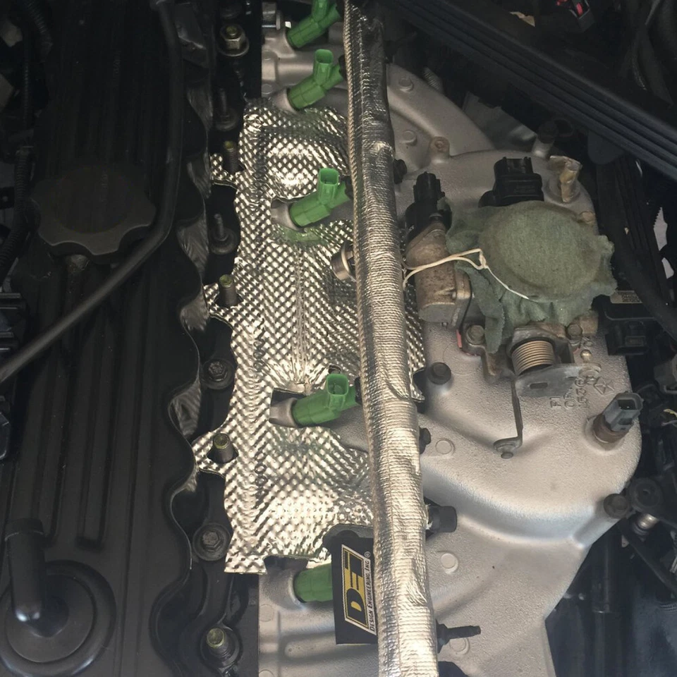 Kit de cubierta de riel de combustible e inyector con aislamiento térmico para Jeep Wrangler 1997-2004 4,0 L Foto 3 de 3