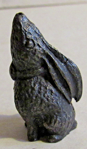 ORNAMENT HAND MADE BRONZED RESIN MOON GAZING HARE MINIATURE MODEL SCULPTURE - Picture 1 of 2
