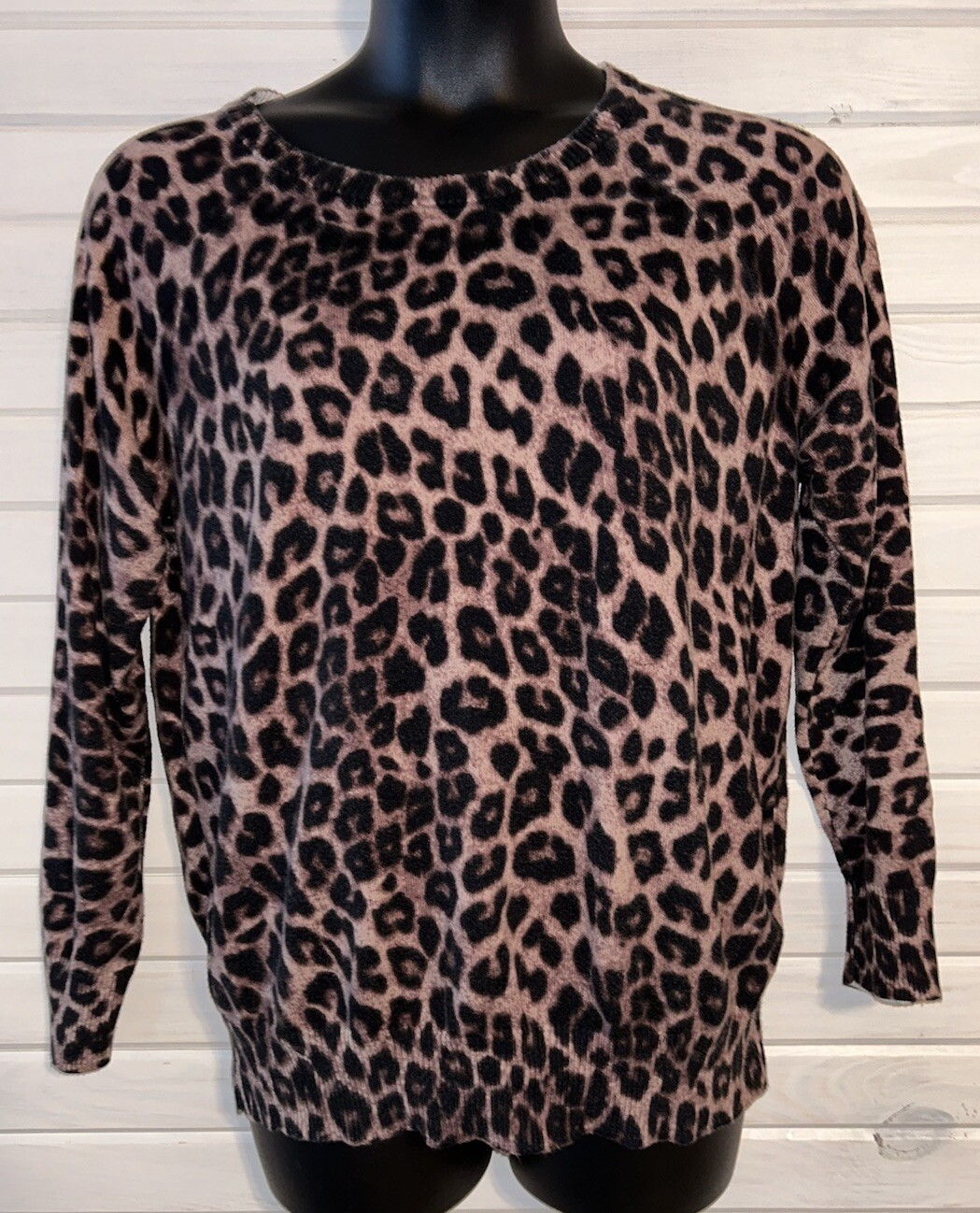 Torrid 1 1X PLUS Pullover Leopard Round Neck Swea… - image 3