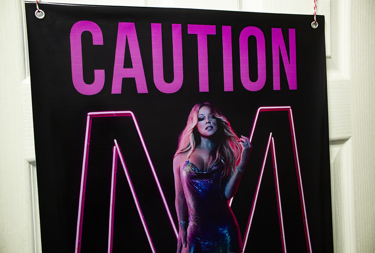 MARIAH CAREY Vintage ポスター フレーム付き Mariah Carey Gold Wall Poster - 34 - Framed - Walmart.com