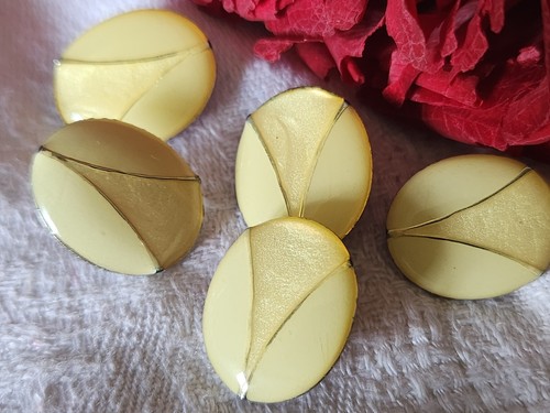 Lot 5 jolis boutons vintage en métal beige  1,8 cm sur 1,5 cm ref  2117 - Picture 1 of 2