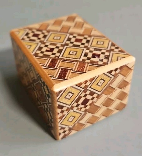 Scatola puzzle giapponese Hakone Yosegi Samurai scatola trucchi segreta in legno 2,25x2x1,5 ~#1 - Foto 2 di 8