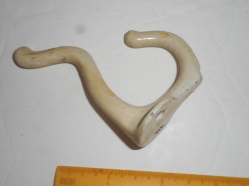 Vintage Cast Iron Double Coat Hooks 4 Wall Door Hat 3" x 2 1/2" Original Paint - Picture 10 of 24