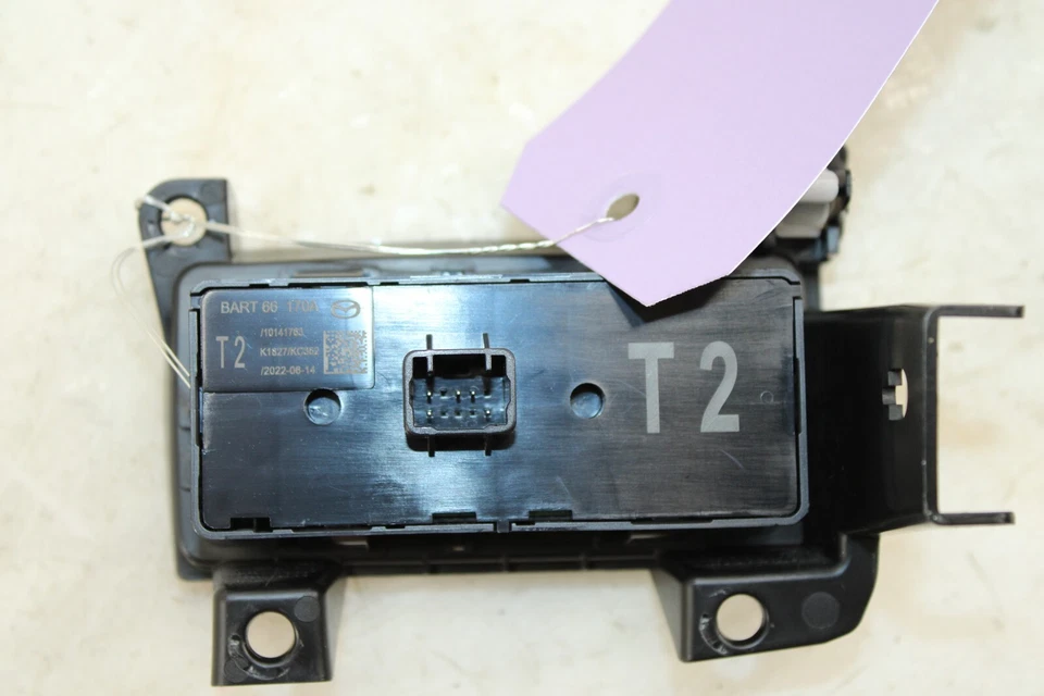 Interruptor de tracción/salida de carril Mazda MX-5 Miata 2019-2023 BART66170A OEM IS97 Foto 2 de 3