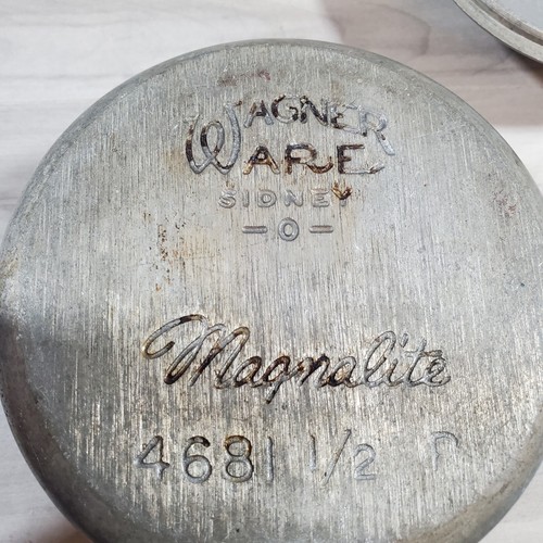Wagner Ware Sydney -0- Magnalite 1½ QT Double Spouted Cooking Pot 4681-P & Lid - Picture 9 of 9