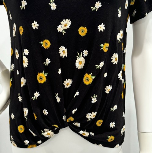 No Boundaries Tee Shirt Womens Jr Large Black Yellow Daisy Print Short Sleeve - Picture 4 of 8