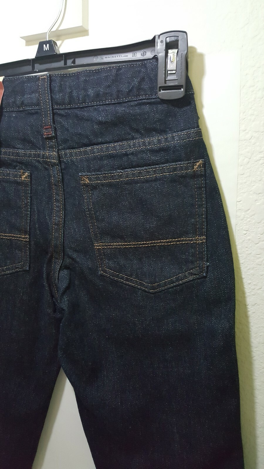 Picture 1 of 6