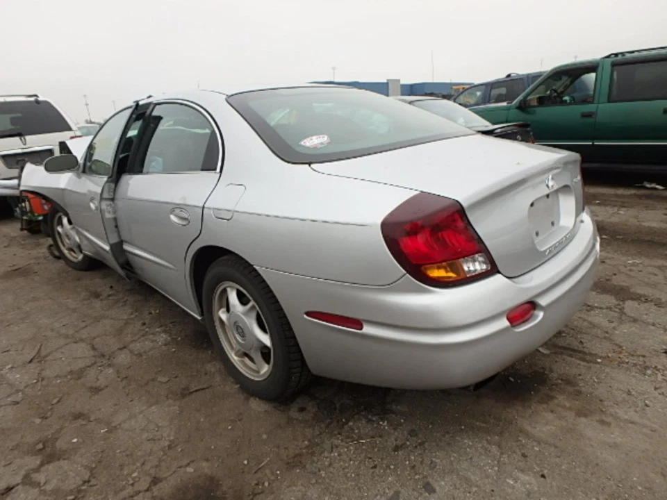 Conjunto de luz trasera derecha usado se adapta a: Oldsmobile Aurora 2001 cuarto panel montaje Foto 3 de 4