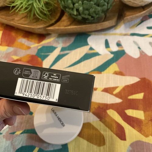 2024 Laura Mercier Ultra-Blur Translucent Pressed Powder New - Picture 8 of 9