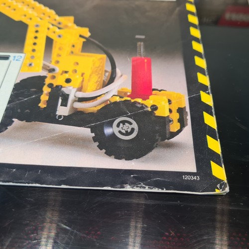 Lego Technic 8040 Building Set (99% Complete) excellent Box & Manual Condition - Picture 18 of 24