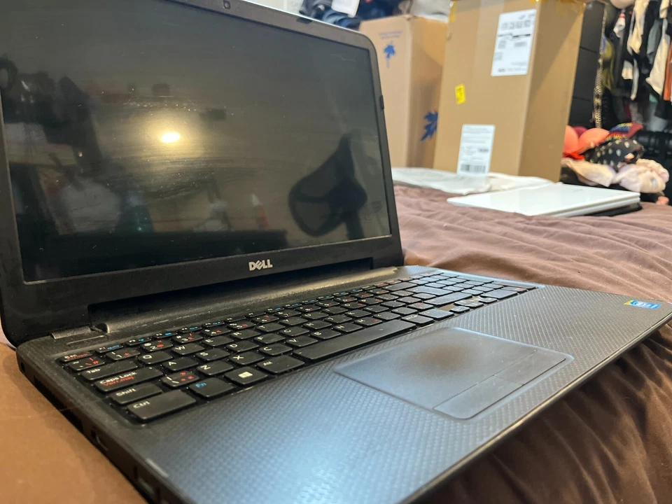 Black Dell Inspiron 3531 15 inch laptop with Windows 8 | Used-Like New - Image 4 of 4