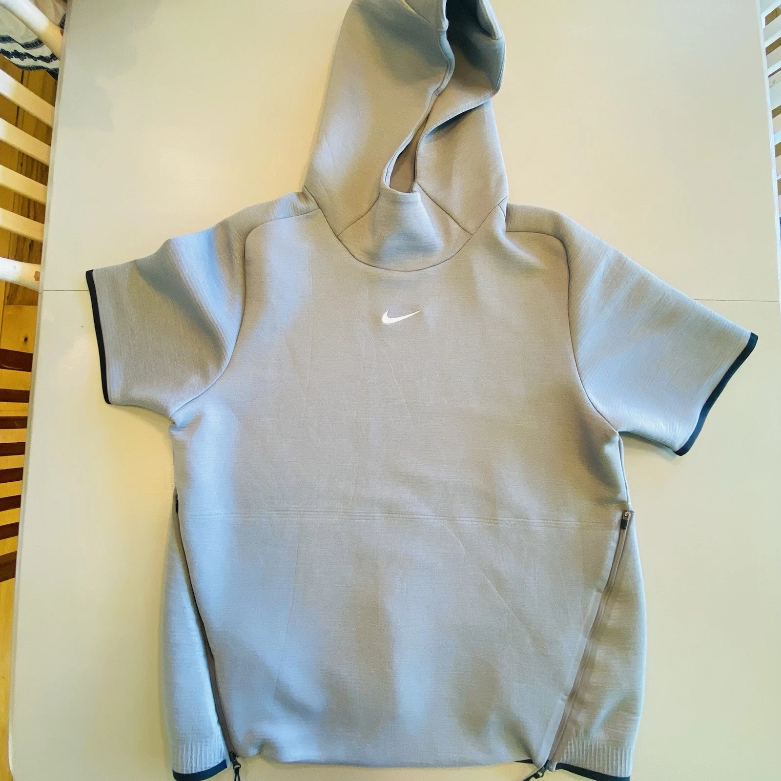 Nike Therma Dri-Fit Gray Short Sleeve Travel Hoodie Grey AO5855-063 Men’s Large