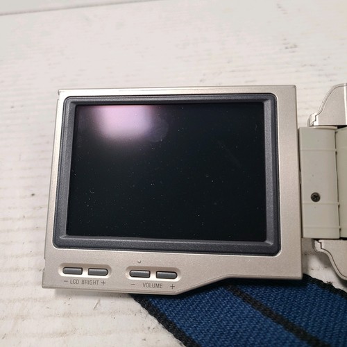 FOR PARTS - Sony Handycam DCR-TRV8 MiniDV Camcorder - Picture 7 of 12