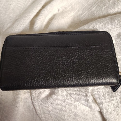 Cartera Stone & Co de cuero genuino negra para mujer - cubierta de libro de cheques de 7" de largo  - Imagen 6 de 6