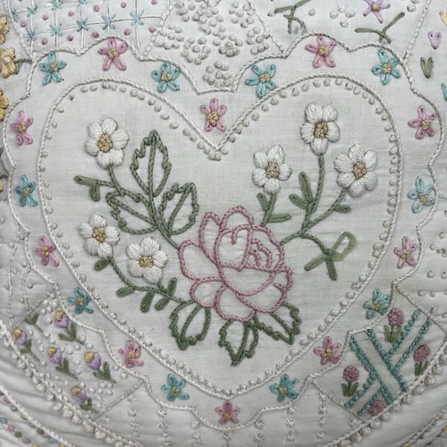 Something Special Candlewicking Hand Embroidered Spring Throw Pillow Heart 80's - Picture 6 of 15