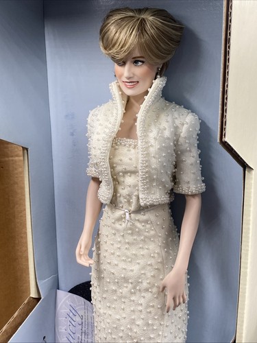 The Franklin Mint Diana Prinzessin von Wales Porträt Puppe Kunstperlen Kleid Neu im Karton - Bild 6 von 9
