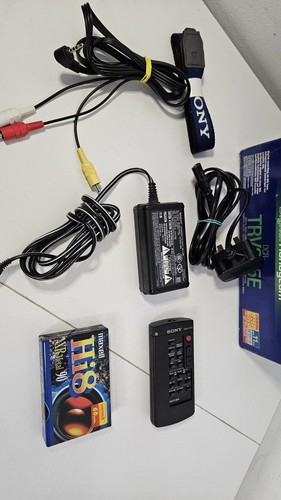 Sony DCR-TRV245 Digital8 Tape Digital Video Camera HANDYCAM Complete Working Set - Picture 2 of 11