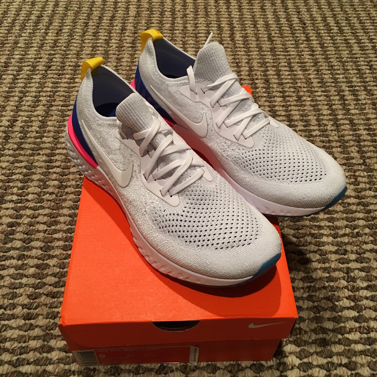 Nike Epic React Flyknit White Blue AQ0067-101 Size 9 Nike Epic React Flyknit White Blue AQ0067-101 Size 9