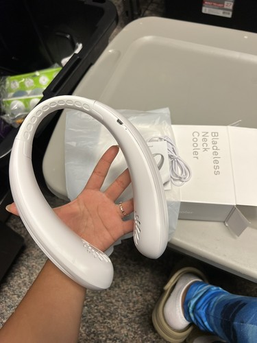 Bladeless Neck Cooler/USB Rechargeable Cooling Air/T36 - Picture 5 of 5