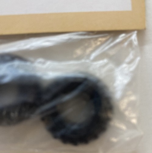 1\72 Tyres for the MAZ tractors (x8). Detail set PST A002 Model Kit - Picture 4 of 16