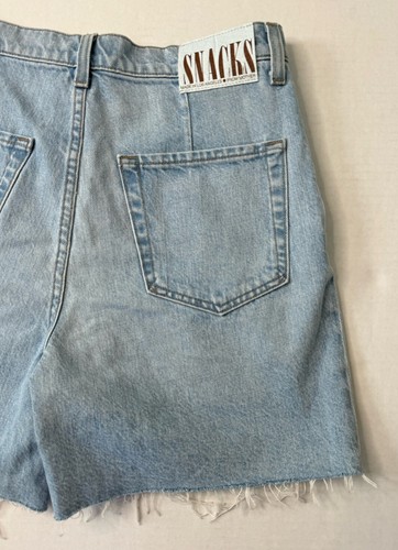 Mother SNACKS Fun Dip Shorts Just A Nibble Double Pleated Short Fray Denim Sz 27 - Picture 8 of 12