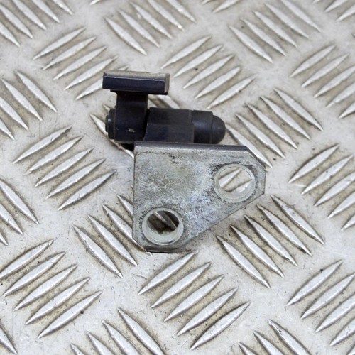 VOLKSWAGEN PASSAT Variant B7 2.0 TDI Rear Right Door Upper Hinge 3C4833402D 2010 - Picture 4 of 6