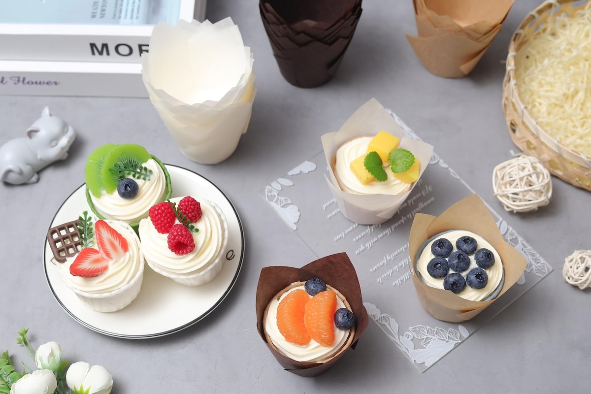 Cupcakes And Muffins Paper Liners 200-Pack Tulip Cupcake Liners