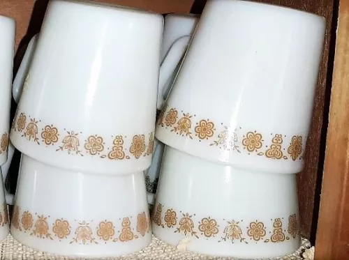SET OF 4 PYREX ~ 1410 BUTTERFLY GOLD Coffee Cups Mugs Corelle Corning D Handle