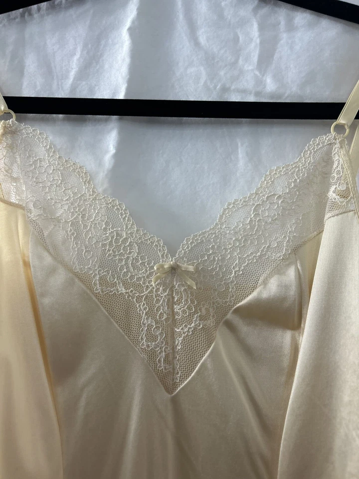 De Colección Maiden Form Something Special Encaje Completo Deslizamiento Nylon Sedoso Hecho en Unión 34 Crema Foto 3 de 4
