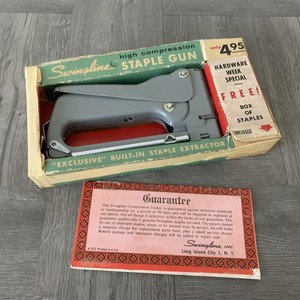 VINTAGE-SWINGLINE-STAPLE-GUN-KIT-WITH-BOX-AND-METAL-STAPLER-GREAT-FIND