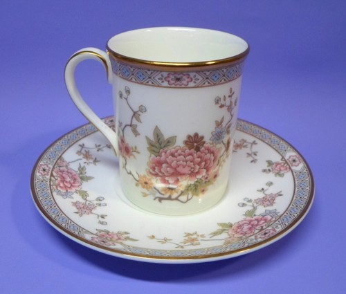 Vintage ROYAL DOULTON DEMITASSE CUP & SAUCER - CANTON Pattern Fine Bone China - Picture 3 of 6