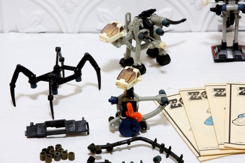 Tomy Zoids/Robo Strux Motorized Robot Models + Extra Parts & 4 Books 1981-82 - Picture 8 of 8
