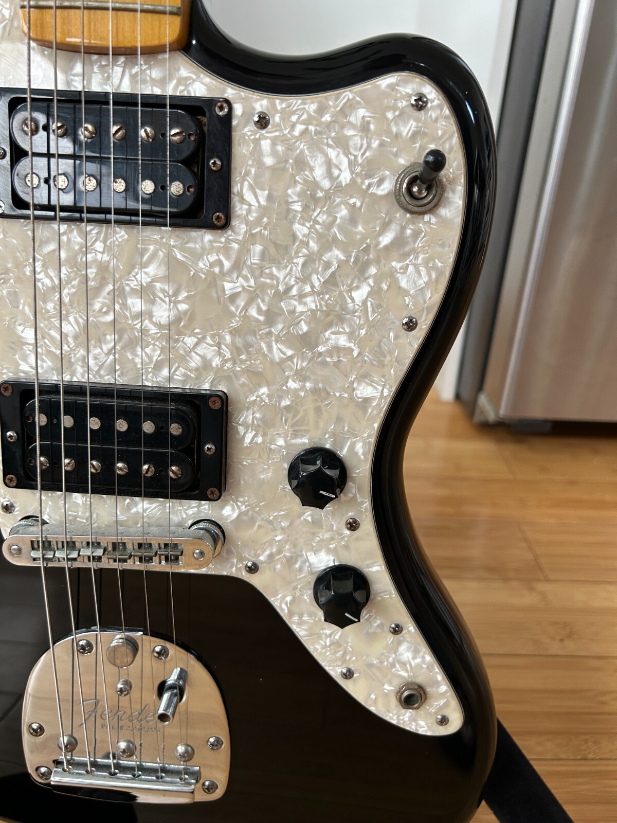 Fender Modern Player Jazzmaster 2013 Black With Humbuckers and Maple Neck - Picture 3 of 9