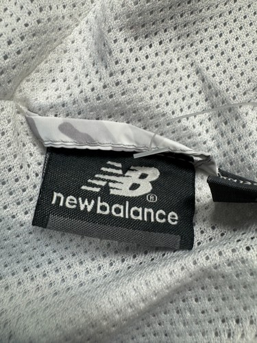 New Balance Womens Jacket Large White Gray Camouflage Pockets Windbreaker Jacket - Picture 8 of 10