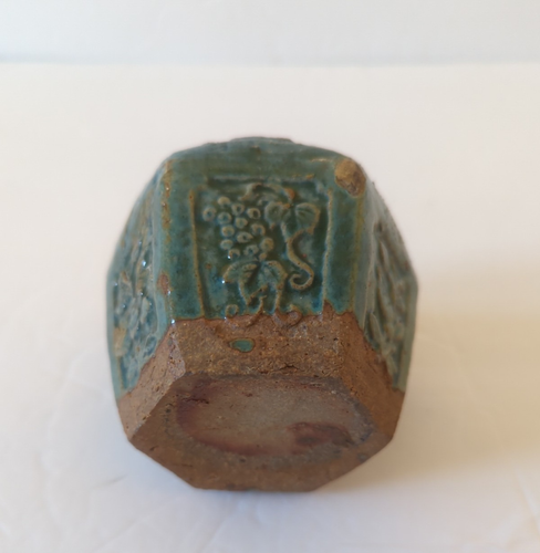 Antique Chinese Green Hunan Vase, Ginger Jar/Measures 4" Tall, base diameter 3" - Picture 11 of 11