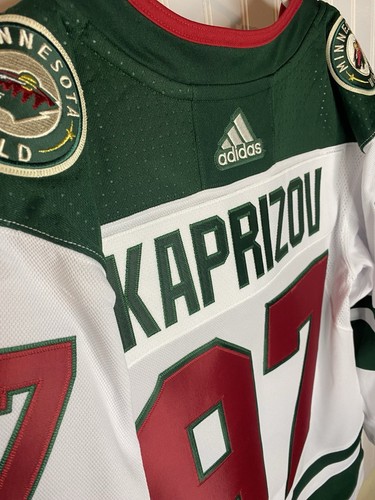 Camiseta Adidas Minnesota Wild NHL Kirill Kaprizov Blanca Auténtica Para Hombre Talla 42” - Imagen 7 de 7