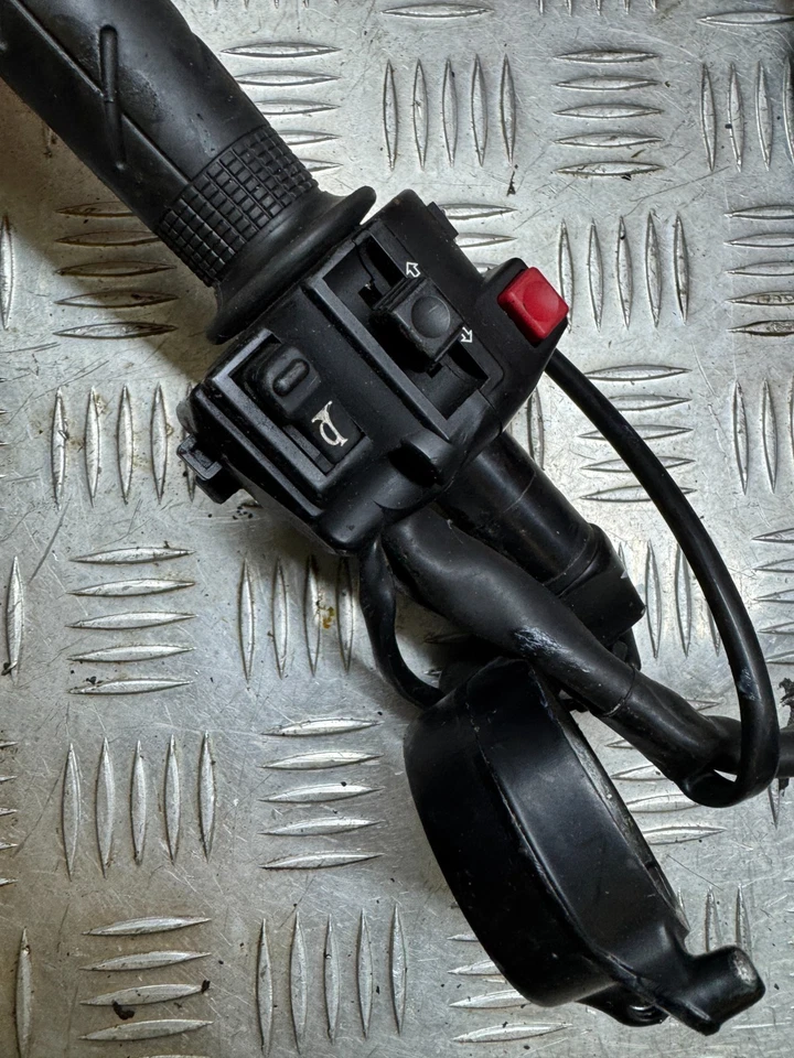 HONDA CBR1000RR 2006 2007 RR6 RR7 LEFT CLIP ON HANDLEBAR WITH SWITCH GEAR - Image 3 of 4