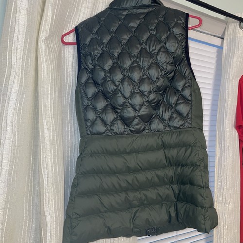 Calvin Klein Green Performance Puffer Vest Women XSmall Athleisure Outdoors Cozy - Picture 4 of 6