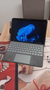 Microsoft Surface Go 2 8GB Pentium® Gold 128GB mit Tastatur, Stift und Ladegerät