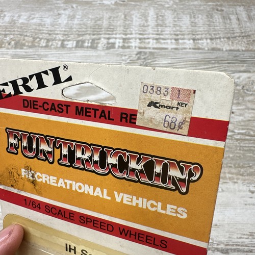 NOS ERTL 1/64 FUN TRUCKIN' IH Scout Traveler Die-cast Metal Replica #1752 - Picture 12 of 13