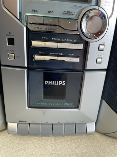 PHILIPS MC118/37 MICRO STEREO SYSTEM- CD, Cassette, AM/FM, Speakers - No Remote - Picture 2 of 20