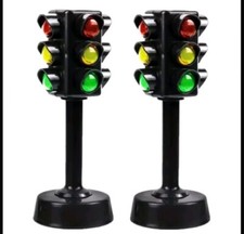 Mini Road Safety Traffic Light Plastic Model Kids Educational Toy Set Of 2