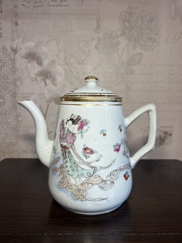 Antique Late 19th Century To Early 20th Century Chinese Famille Rose Teapot 天女散花