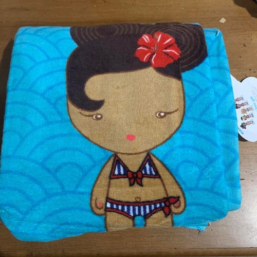 Rare Retro Harajuku Lovers Fragrance by Gwen Stefani Blue Beach Towel - Picture 6 of 6