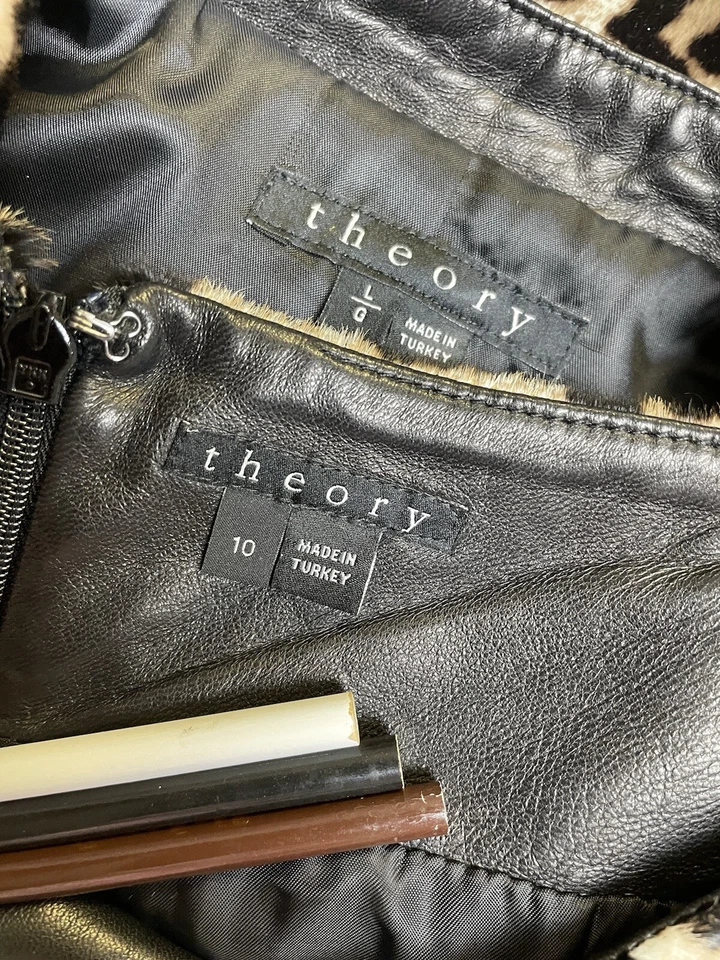 NUEVO Traje Falda Theory Mujer Talla 10 Sahara Conjunto de Dos Piezas Bolsillos Estampado Animal Foto 2 de 4