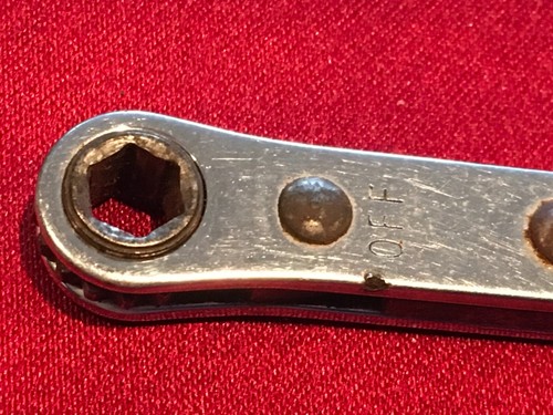 Snap On R810S 6-Point SAE Ratcheting Box Wrench 1/4" x 5/16" - Picture 7 of 11
