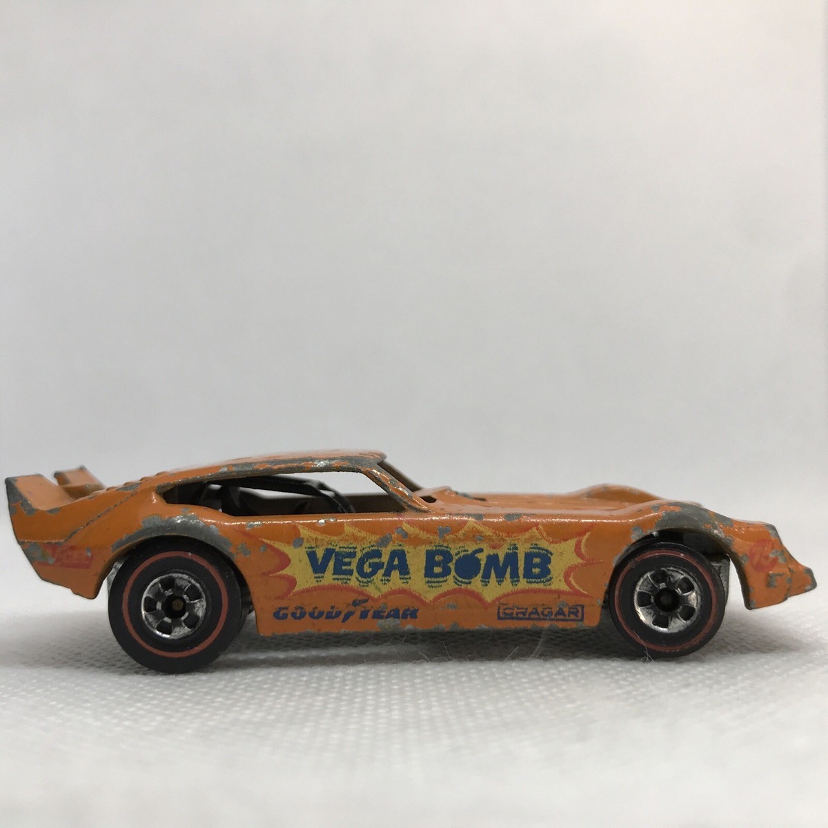 Hot Wheels Redline Vega Bomb Goodyear 1969/75 Orange Made In