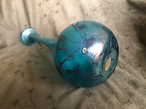 Robert Held Art Glass Signed 8.5" Tall Iridescent Purple Tear Rain Drop Vase - Picture 4 of 5